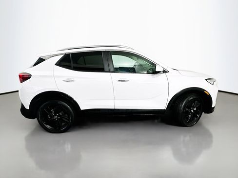 Used 2024 Buick Encore GX Sport Touring image 8