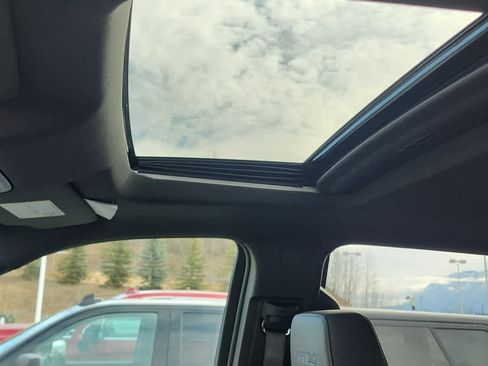 Used 2023 GMC Sierra 2500 AT4 w/ AT4 Premium Plus Package image 3