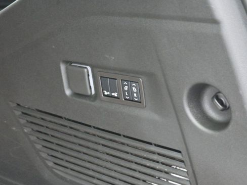 Used 2025 GMC Yukon XL Denali Ultimate w/ LPO, Floor Liner Package image 11