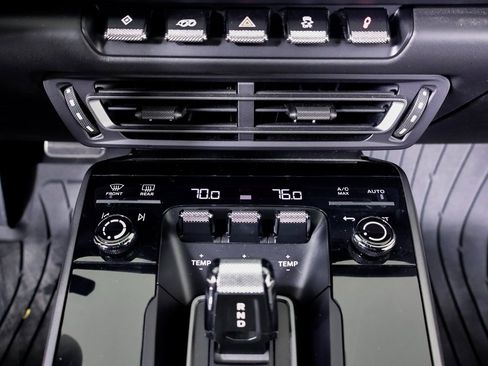 Certified 2023 Porsche 911 Targa 4S image 28