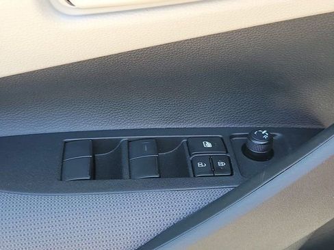 Used 2025 Toyota Corolla LE FWD image 29