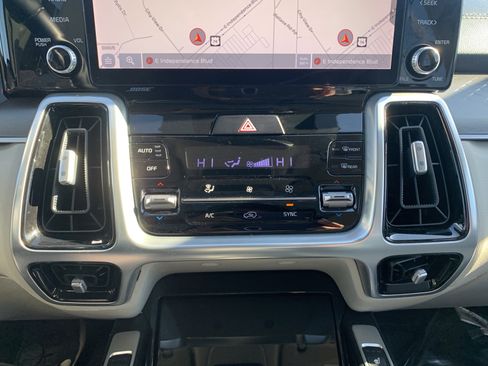 Used 2021 Kia Sorento SX image 29