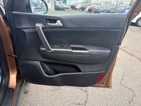 Used 2017 Kia Sportage LX image 23