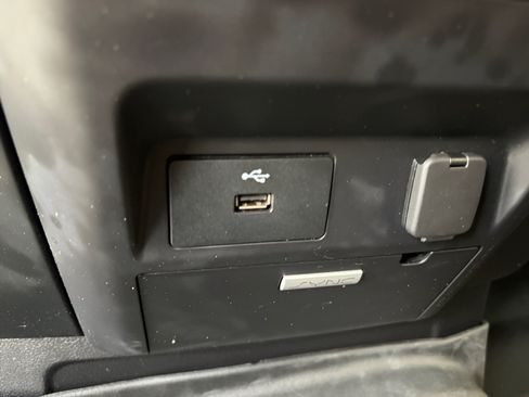 Used 2018 Ford F150 XL w/ Equipment Group 101A Mid AWD/4WD image 18