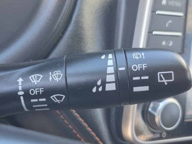 Used 2019 Nissan Kicks SR w/ SR Premium Package FWD image 34