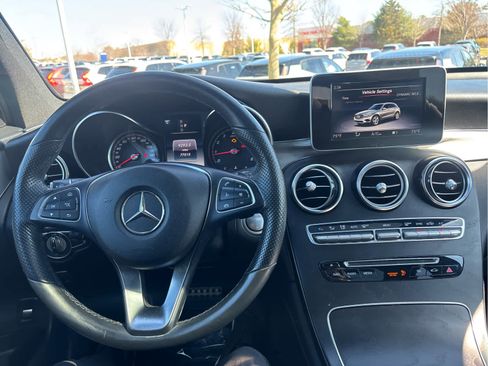 Used 2019 Mercedes-Benz GLC 300 4MATIC image 15
