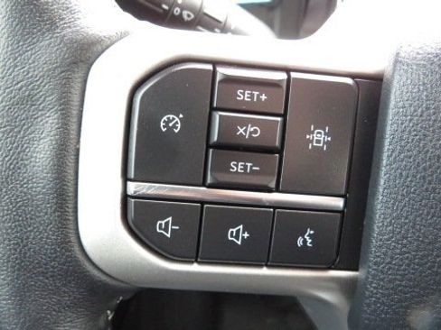 Certified 2022 Ford Expedition XLT image 24