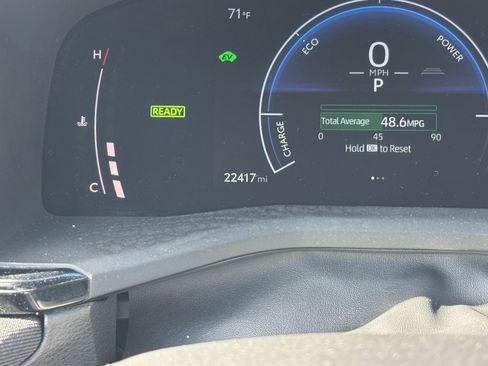 Used 2025 Toyota Camry LE image 39