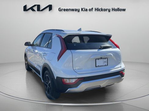 New 2025 Kia Niro EX w/ EX Cold Weather Package image 5