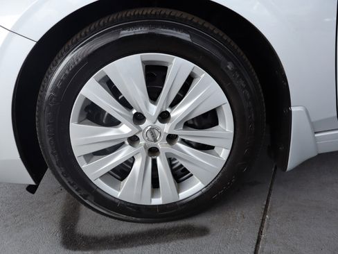 Used 2021 Nissan Sentra S image 44