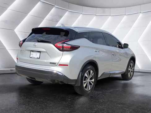 Used 2021 Nissan Murano S FWD image 3