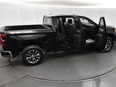 Used 2023 Chevrolet Silverado 1500 LT AWD/4WD image 6