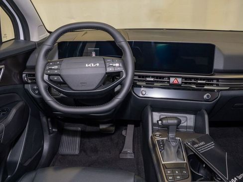 New 2026 Kia Sportage EX image 8