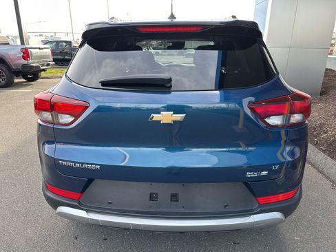 Used 2021 Chevrolet TrailBlazer LT w/ Convenience Package FWD image 6