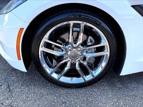 Used 2018 Chevrolet Corvette Stingray Coupe w/ 1LT image 4