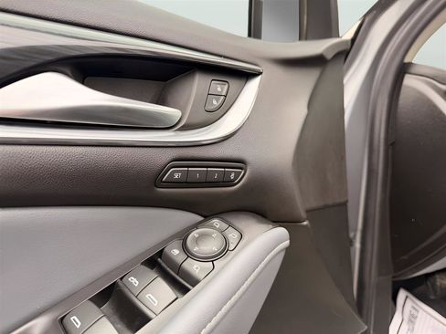 Used 2020 Buick Enclave Premium w/ Sun and Sites Package image 17