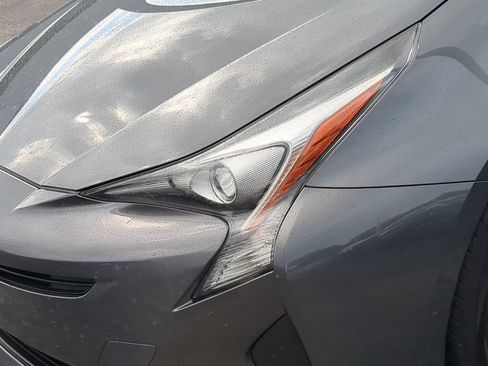 Used 2017 Toyota Prius Two FWD image 7