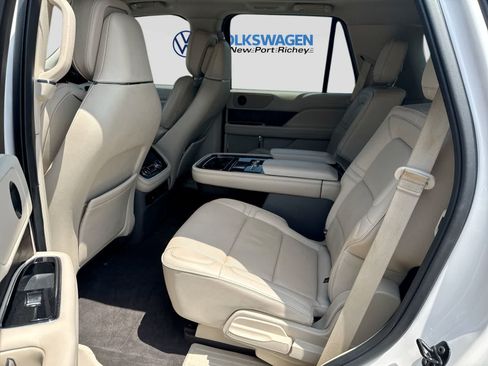 Used 2018 Lincoln Navigator Reserve w/ Technology Package AWD/4WD image 26
