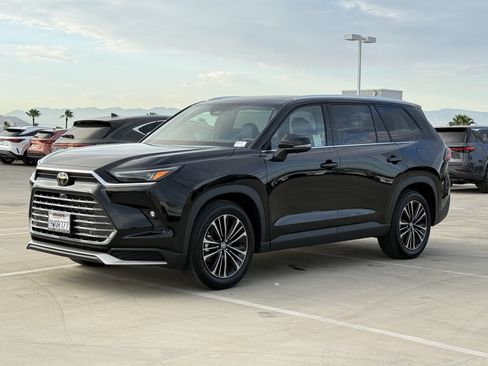 Used 2026 Toyota Grand Highlander AWD Hybrid image 8