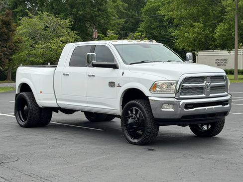 Used 2015 RAM 3500 Laramie Longhorn AWD/4WD image 4