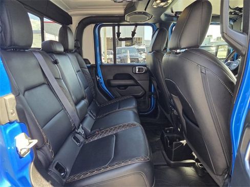 Certified 2023 Jeep Gladiator Overland image 18