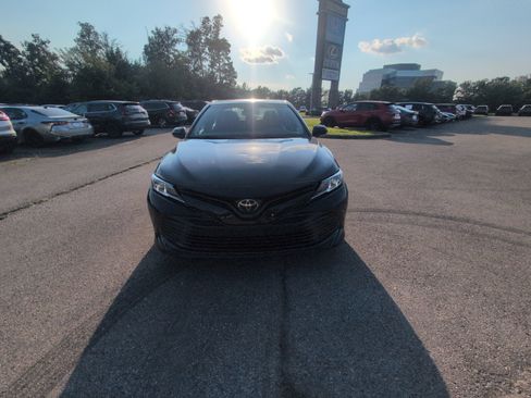 Used 2020 Toyota Camry LE w/ Convenience Package FWD image 13
