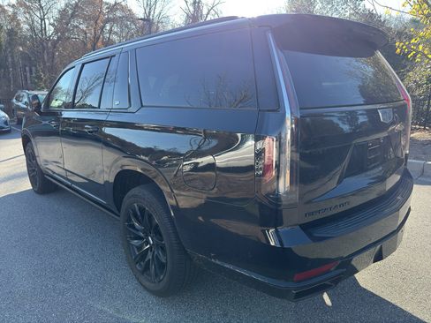 Used 2021 Cadillac Escalade ESV Sport Platinum w/ LPO, ONYX Package image 7