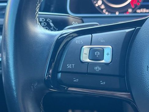 Used 2019 Volkswagen Golf R 4-Door image 28