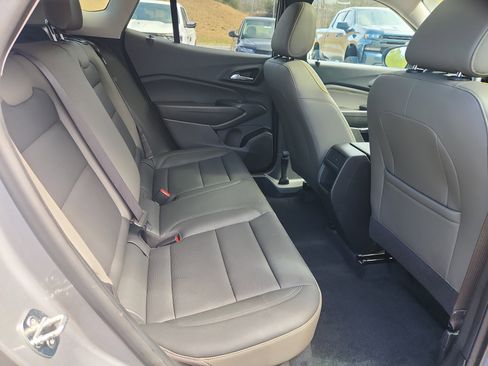 Used 2024 Chevrolet Trax ACTIV w/ Sunroof Package image 43