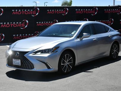 Used 2023 Lexus ES 300h w/ Premium Package