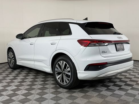Used 2023 Audi Q4 e-tron Premium Plus w/ Premium Plus image 3