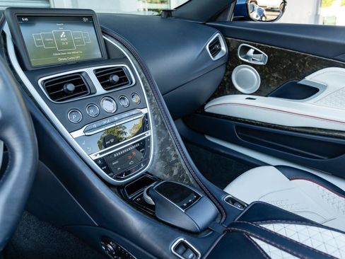 Used 2022 Aston Martin DBS Superleggera Volante RWD image 11
