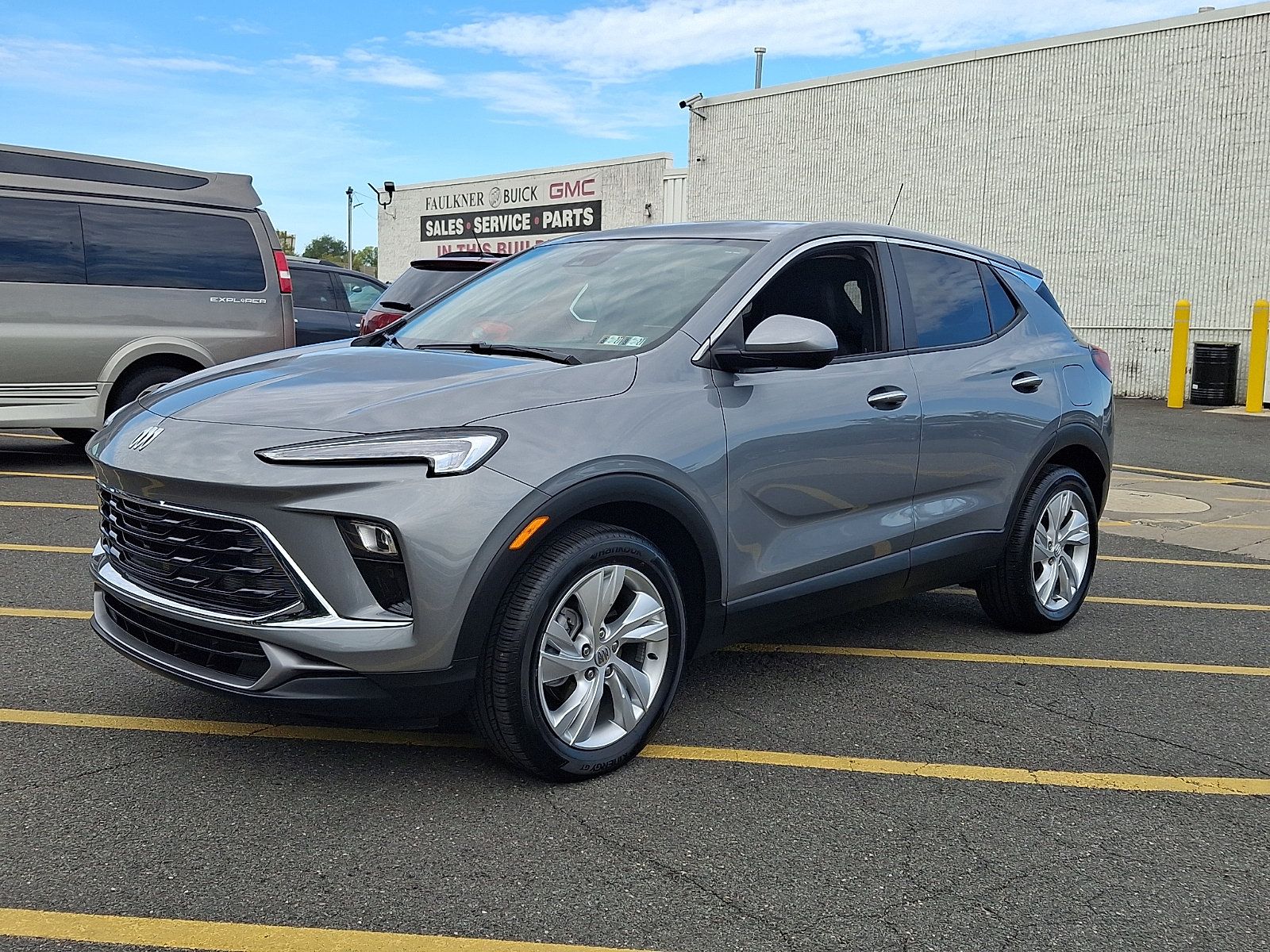 Used 2024 Buick Encore GX Preferred FWD image 3