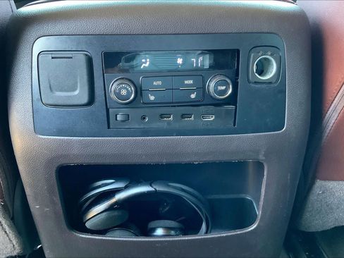 Used 2019 Chevrolet Tahoe Premier AWD/4WD image 33