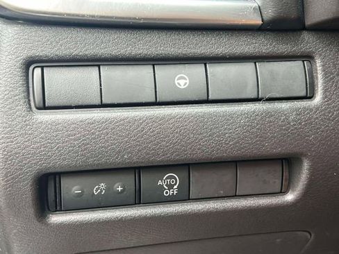 Used 2023 Nissan Rogue SV FWD image 27