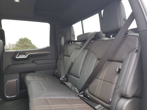 Used 2025 Chevrolet Silverado 1500 High Country AWD/4WD image 27