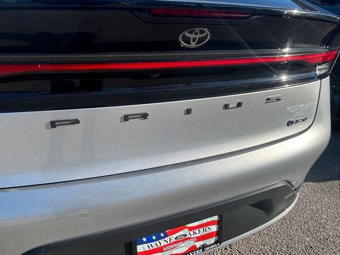 Used 2024 Toyota Prius LE image 20
