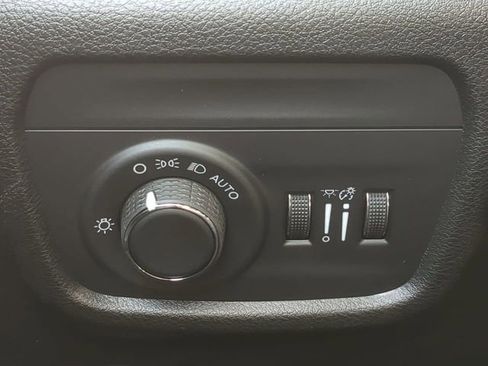 New 2025 Jeep Grand Cherokee 4WD image 28