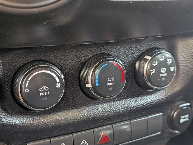 Used 2014 Jeep Wrangler Unlimited Sport w/ Quick Order Package 24S AWD/4WD image 29