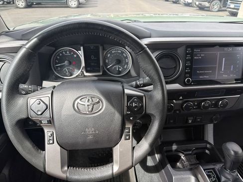 Used 2021 Toyota Tacoma SR5 w/ Trail Edition image 17