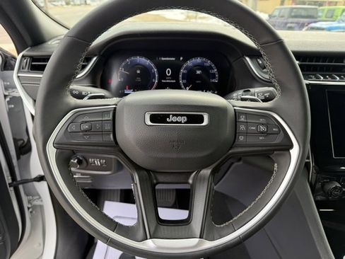 Used 2024 Jeep Grand Cherokee L Laredo image 18