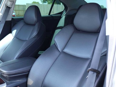 Used 2015 Acura TLX FWD image 11