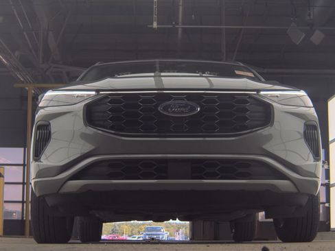 Used 2024 Ford Escape ST-Line w/ Tech Pack #1 AWD/4WD image 3