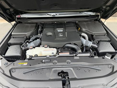 Used 2024 Lexus GX 550 w/ Accessory Package (Z1) image 6