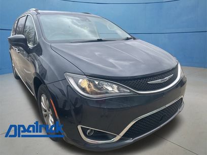 Used 2019 Chrysler Pacifica Touring-L w/ Advanced Safetytec Group