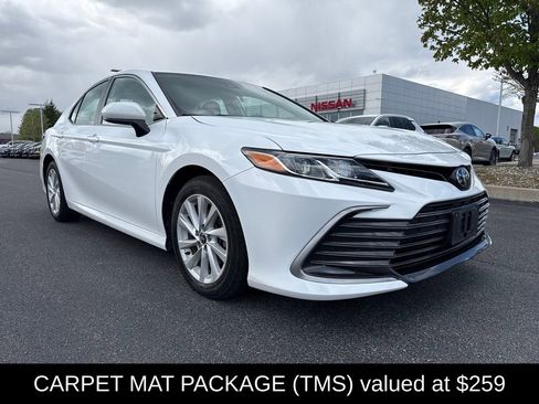 Used 2022 Toyota Camry LE w/ Carpet Mat Package (TMS) FWD image 3