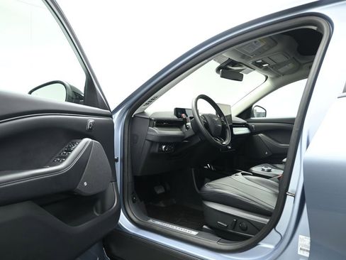 Certified 2022 Ford Mustang Mach-E Premium image 8