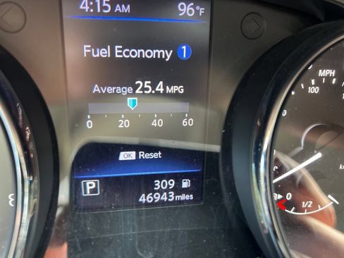 Used 2018 Nissan Rogue SV FWD image 8