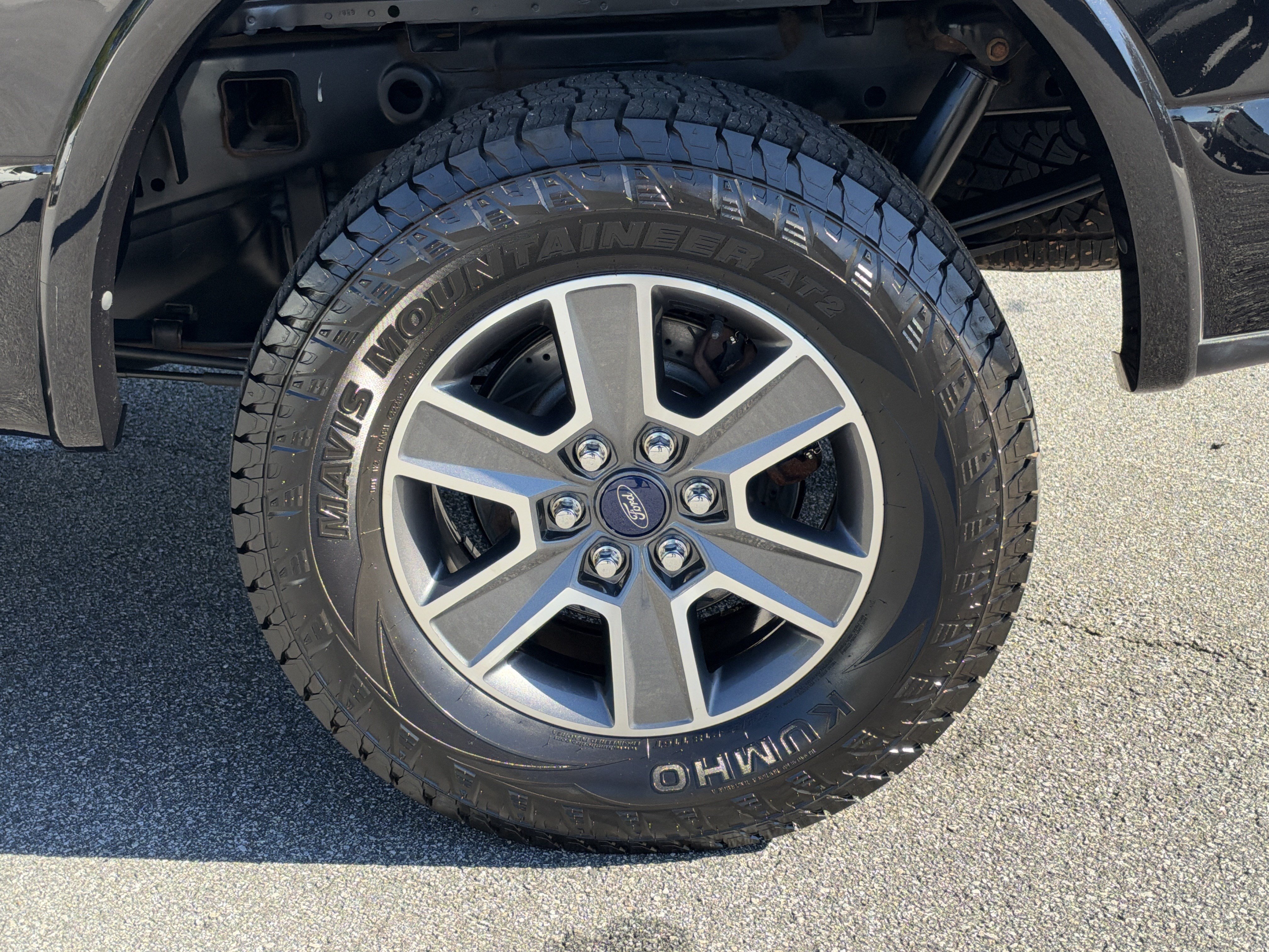 Used 2017 Ford F150 XLT w/ Equipment Group 302A Luxury AWD/4WD image 30
