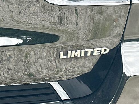 Used 2020 Jeep Grand Cherokee Limited AWD/4WD image 13